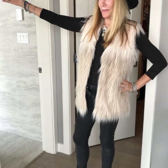 Source Unknown Cream Faux Fur Vest - Picture 6 of 13